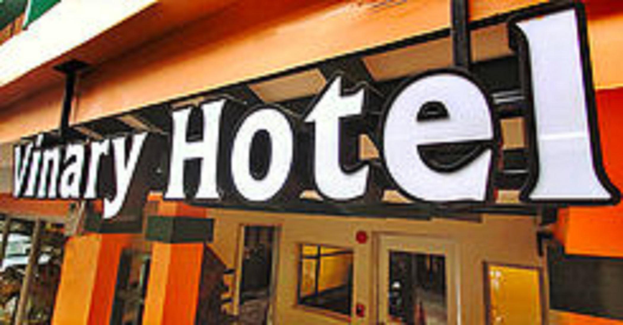 Vinary Hotel Sukhumvit 曼谷 外观 照片