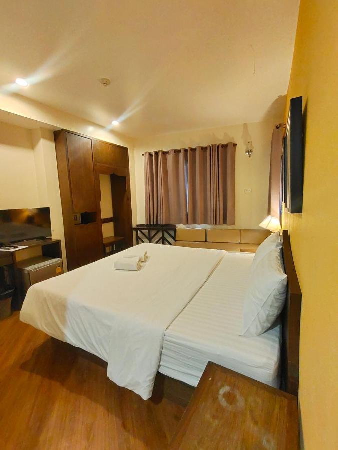 Vinary Hotel Sukhumvit 曼谷 外观 照片