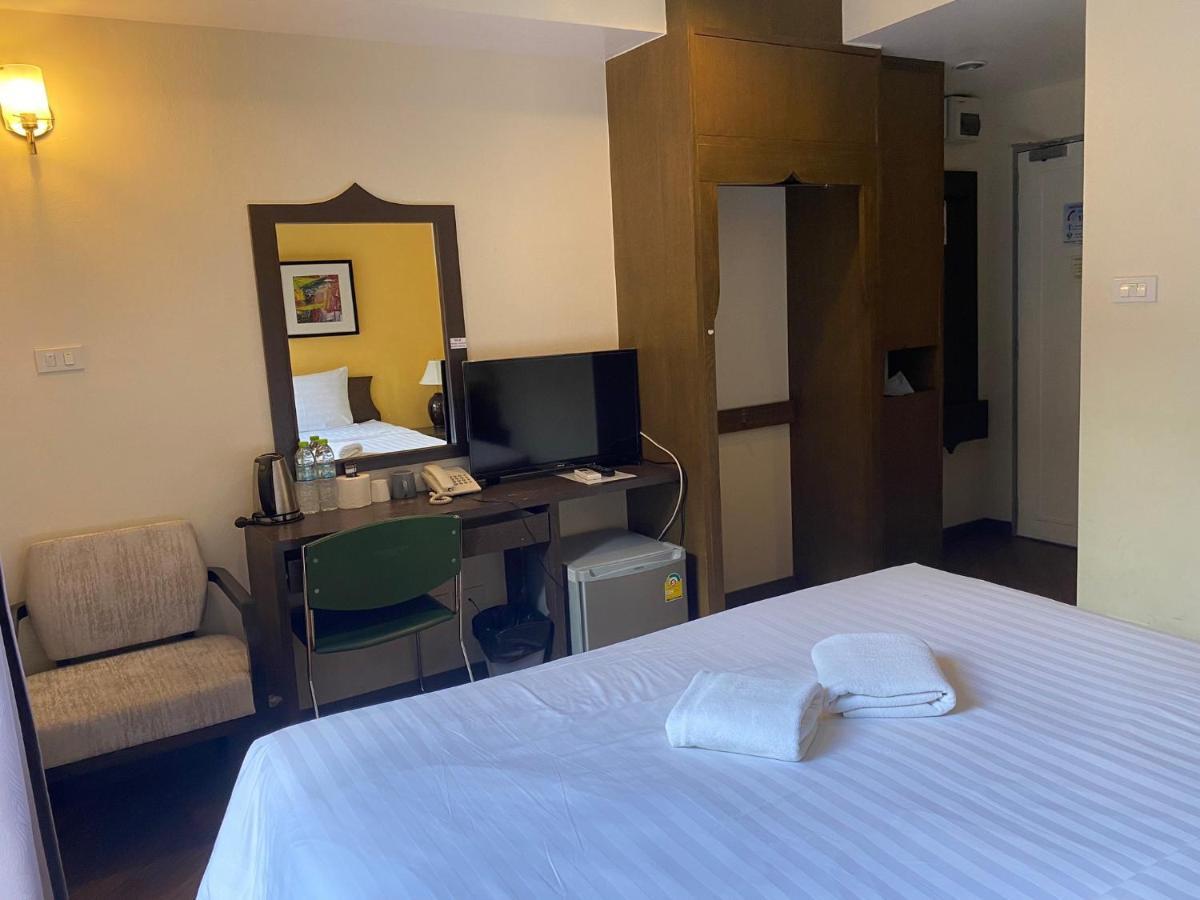 Vinary Hotel Sukhumvit 曼谷 外观 照片