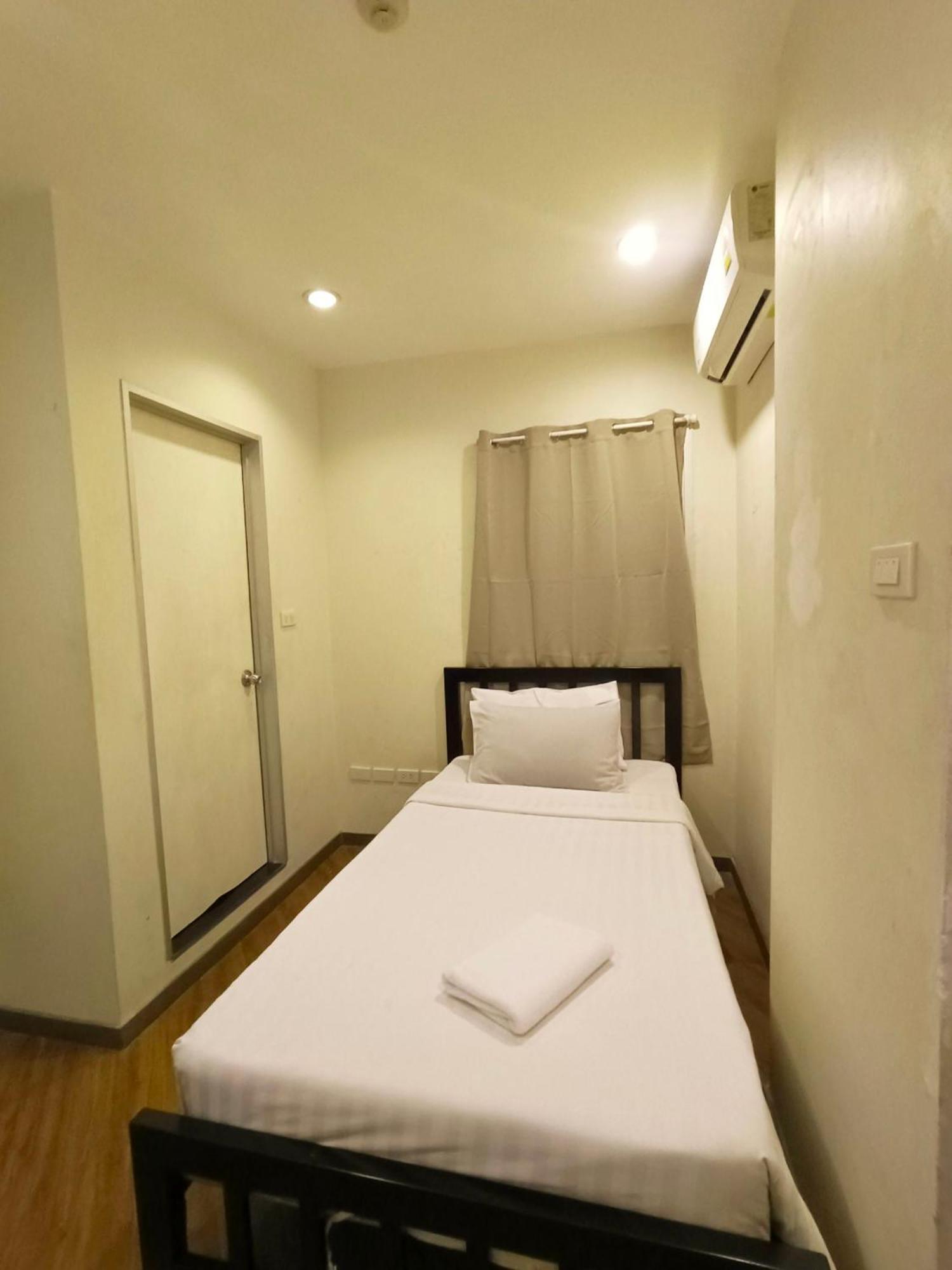 Vinary Hotel Sukhumvit 曼谷 外观 照片