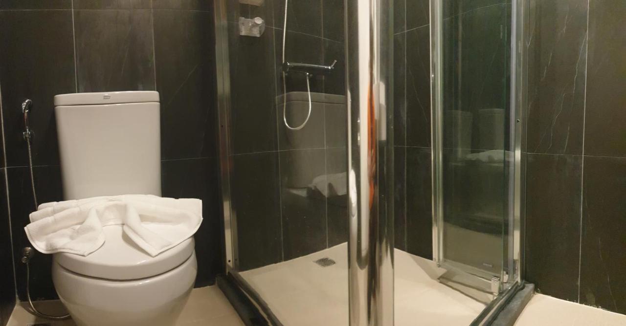 Vinary Hotel Sukhumvit 曼谷 外观 照片
