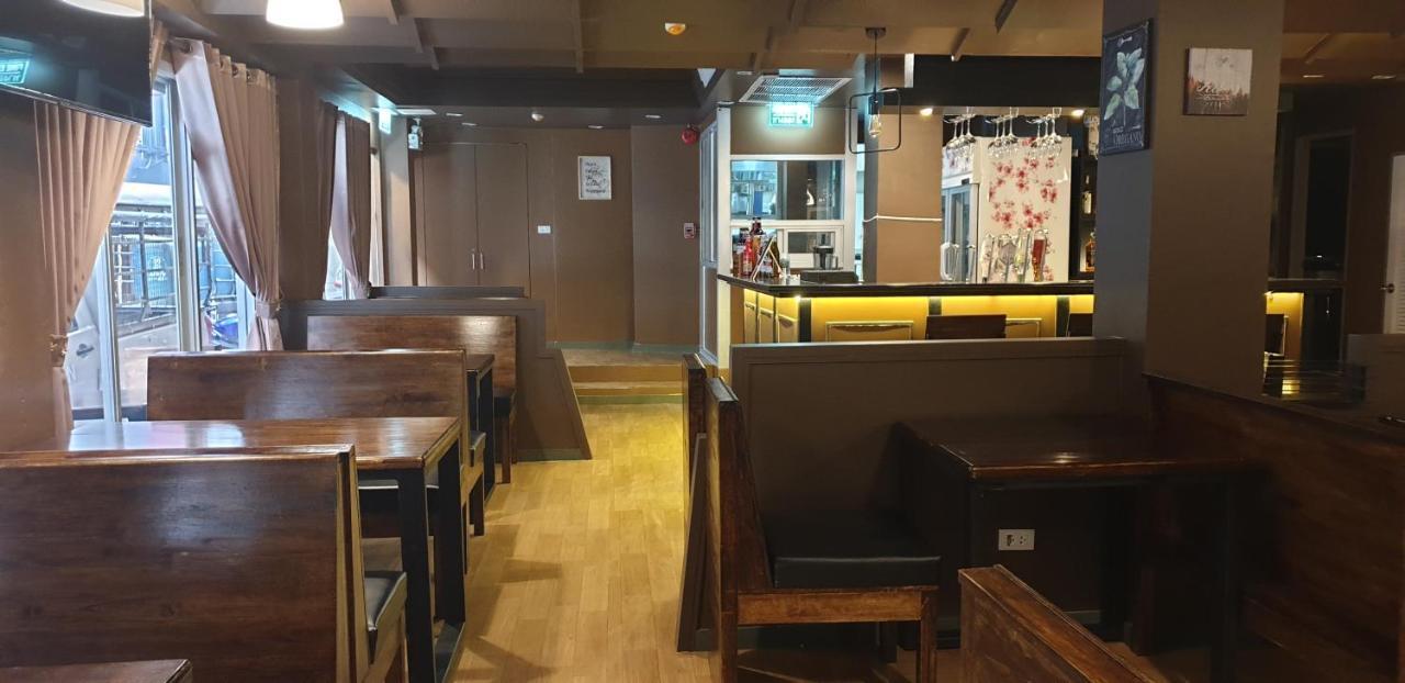 Vinary Hotel Sukhumvit 曼谷 外观 照片