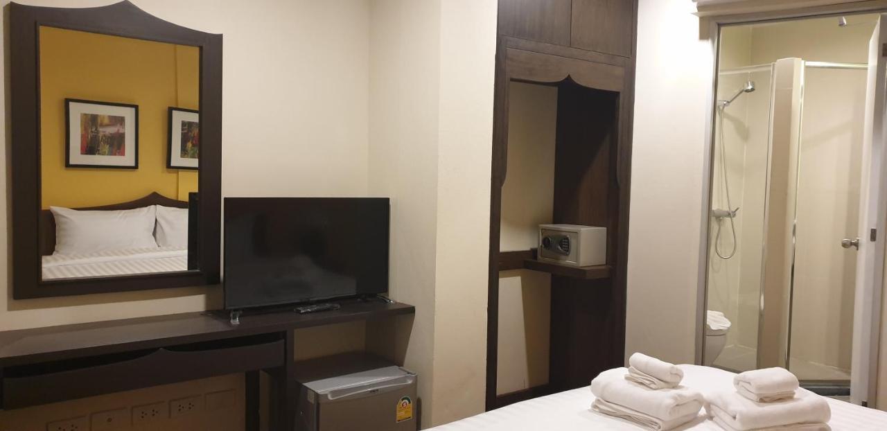 Vinary Hotel Sukhumvit 曼谷 外观 照片
